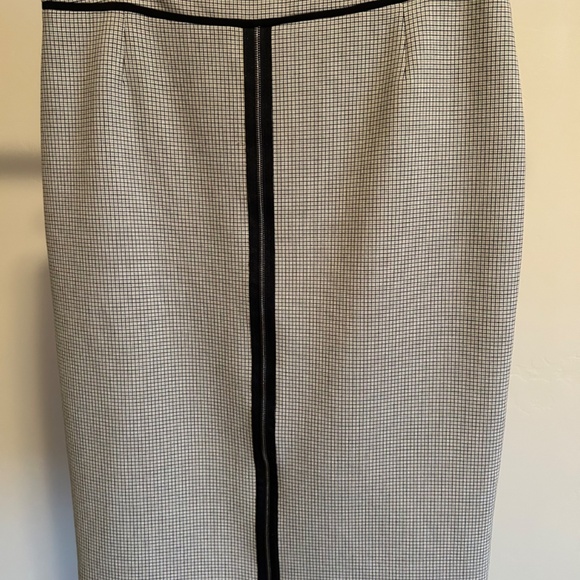 Hugo Boss Front and Back Zippered Plaid Pencil Skirt - Picture 2 of 13